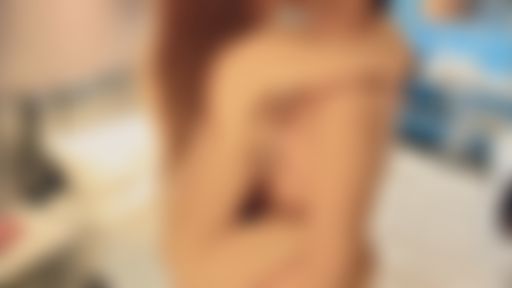 @lalasexy 居然被表弟上了,只是在表弟面前小露性感就被表弟吃光抹淨